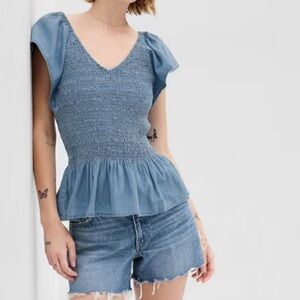 GAP Women’s Denim Smocked V Neck Ruffle Sleeve Top Size Medium